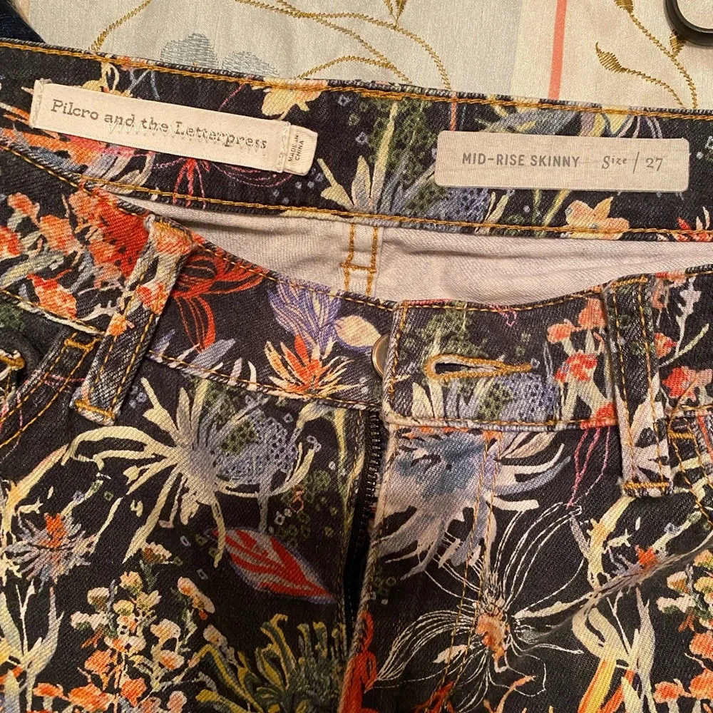 Pilcro and the Letterpress Floral Skinny Pants - Multicolor - Picture 8 of 8